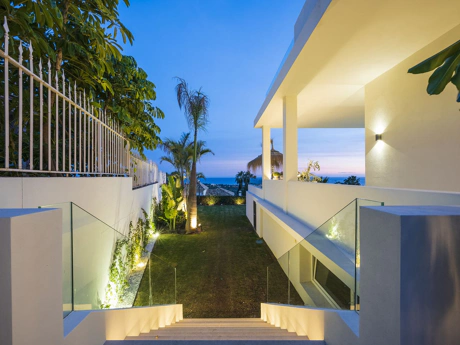 Villa for sale in Benahavis