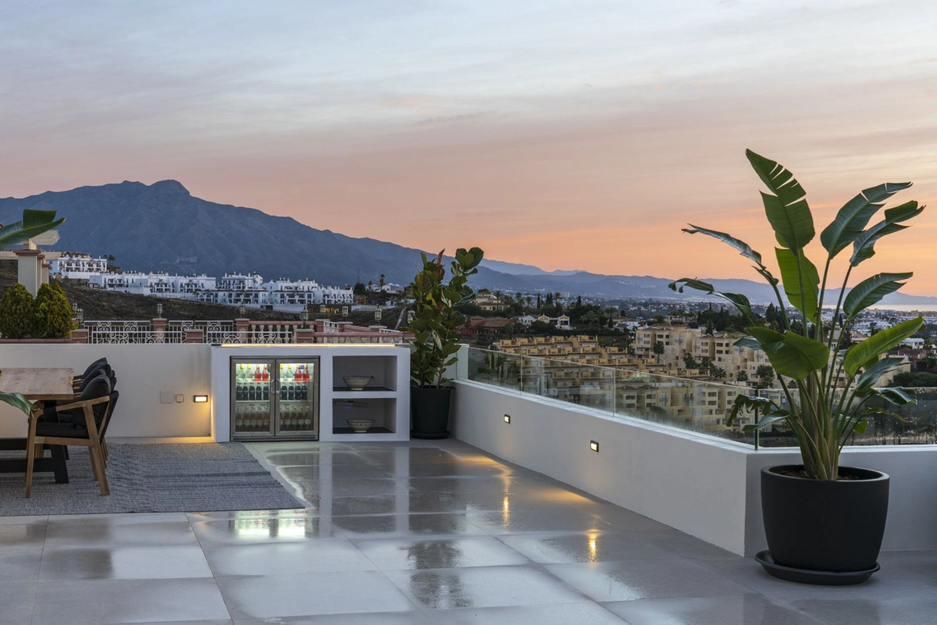 Villa for sale in Benahavis