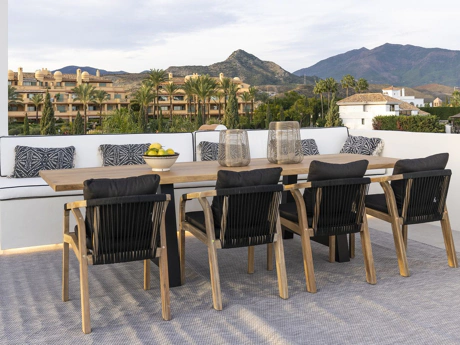 Villa for sale in Benahavis