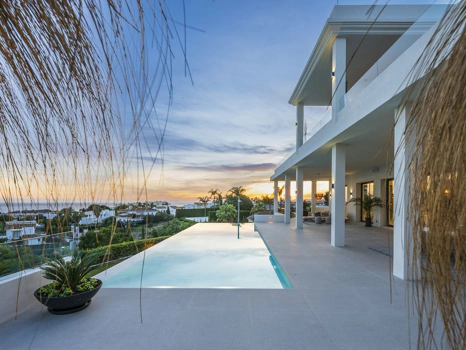 Villa for sale in Benahavis