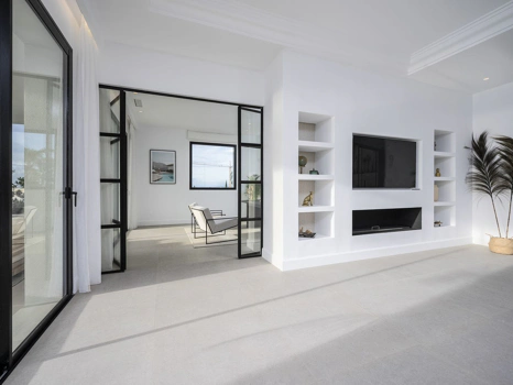 Villa for sale in Benahavis