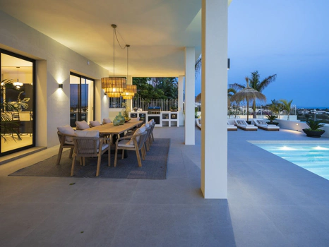 Villa for sale in Benahavis