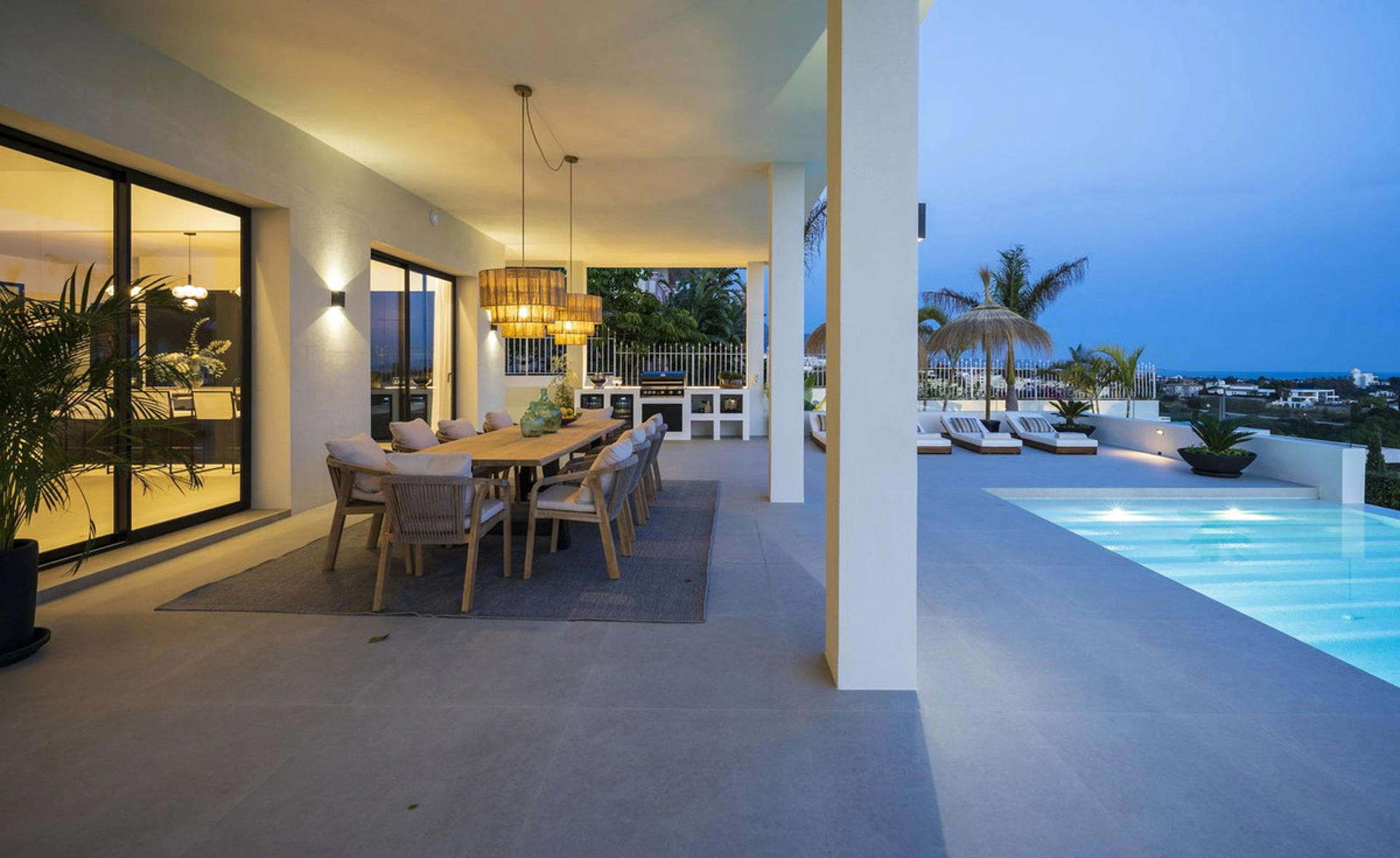 Villa for sale in Benahavis