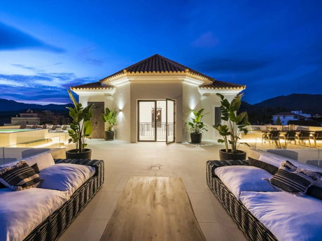 Villa for sale in Benahavis