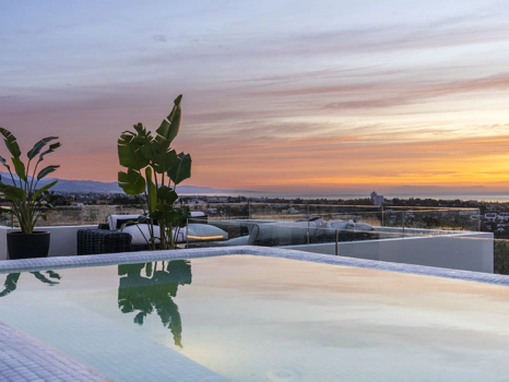 Villa for sale in Benahavis