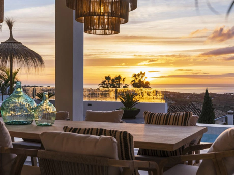 Villa for sale in Benahavis