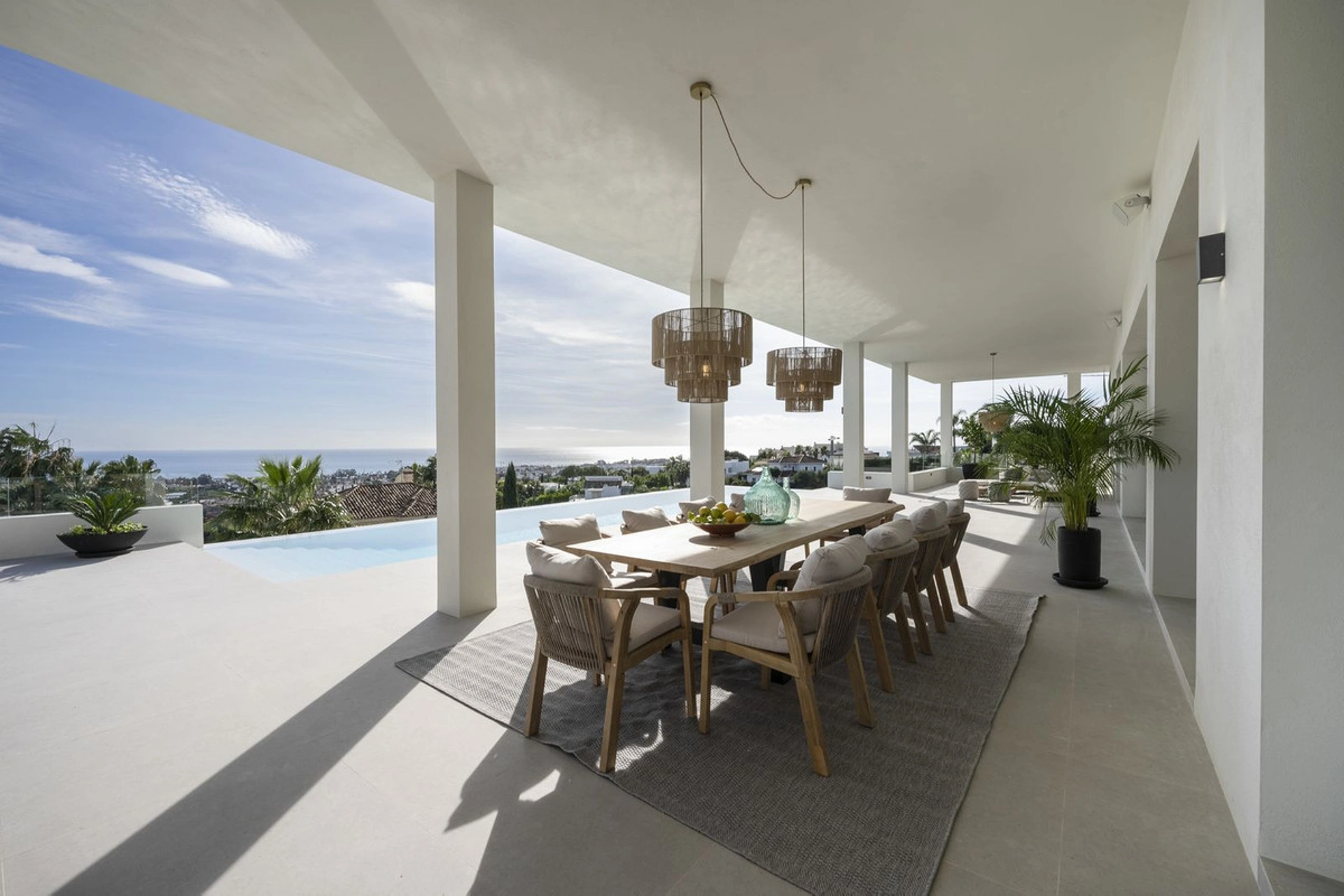 Villa for sale in Benahavis