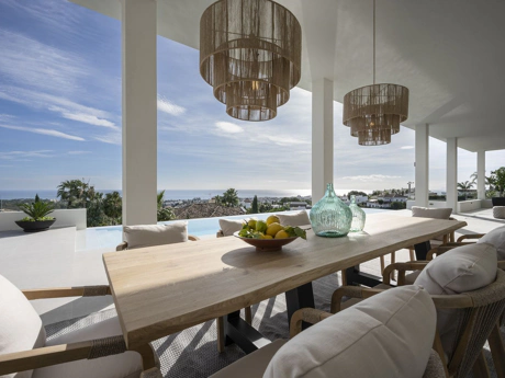 Villa for sale in Benahavis