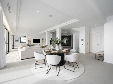 Villa for sale in Benahavis