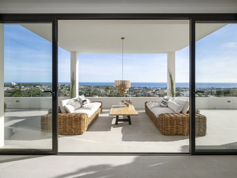 Villa for sale in Benahavis