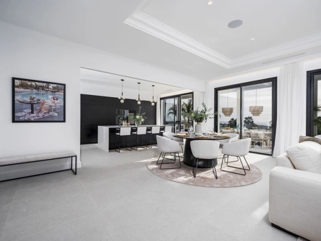 Villa for sale in Benahavis