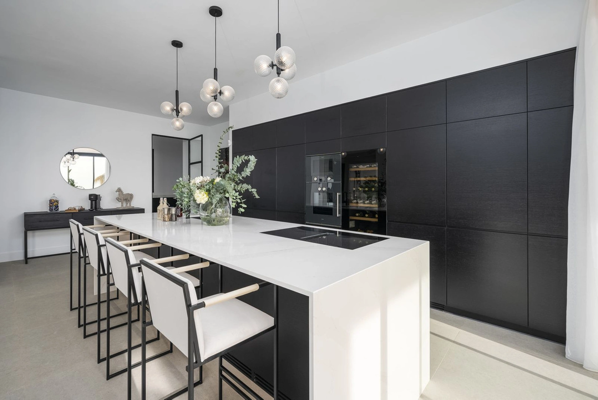 Villa for sale in Benahavis