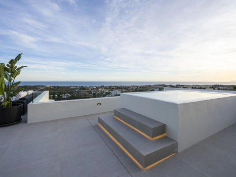 Villa for sale in Benahavis