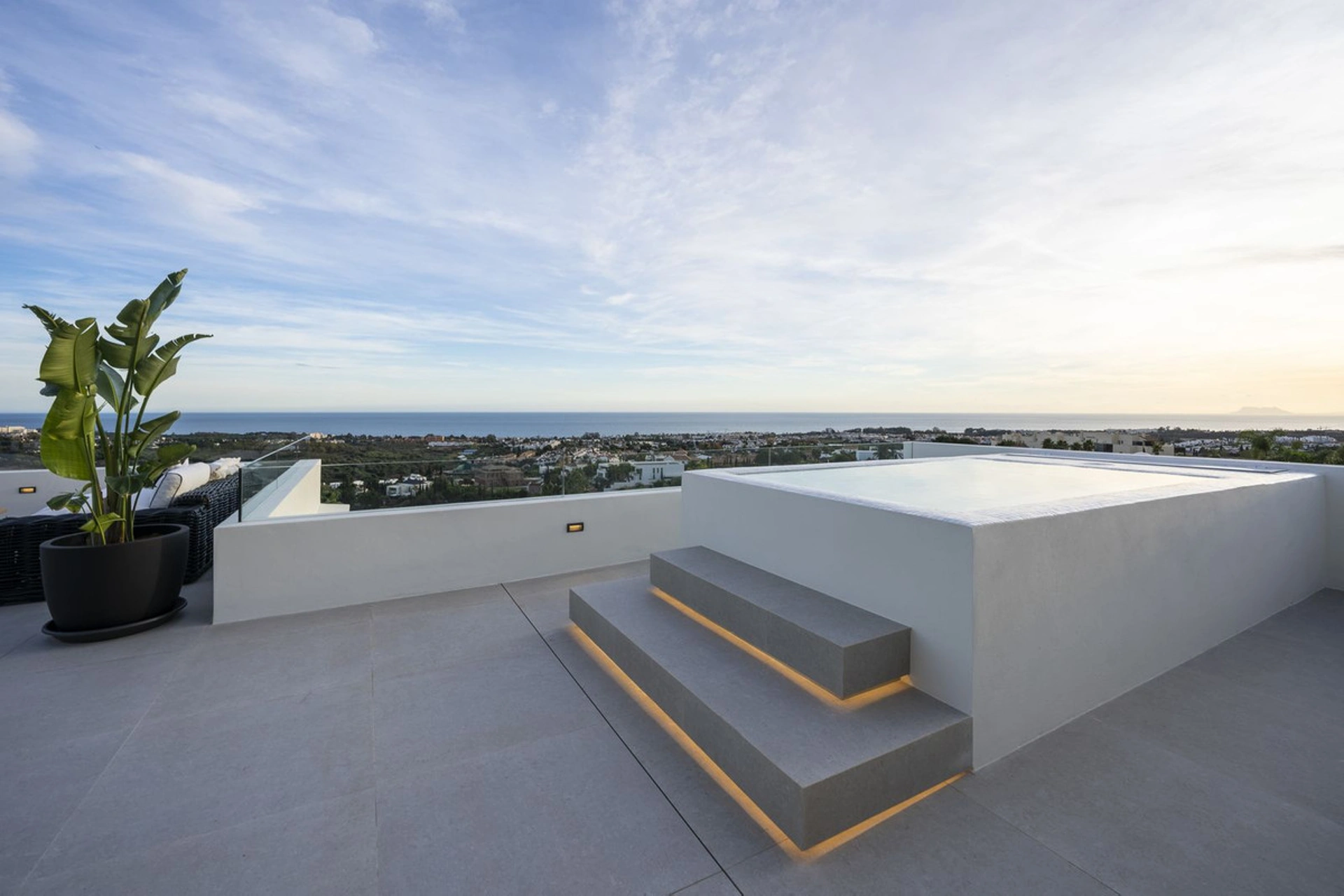 Villa for sale in Benahavis