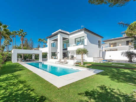 Villa for sale in Marbella