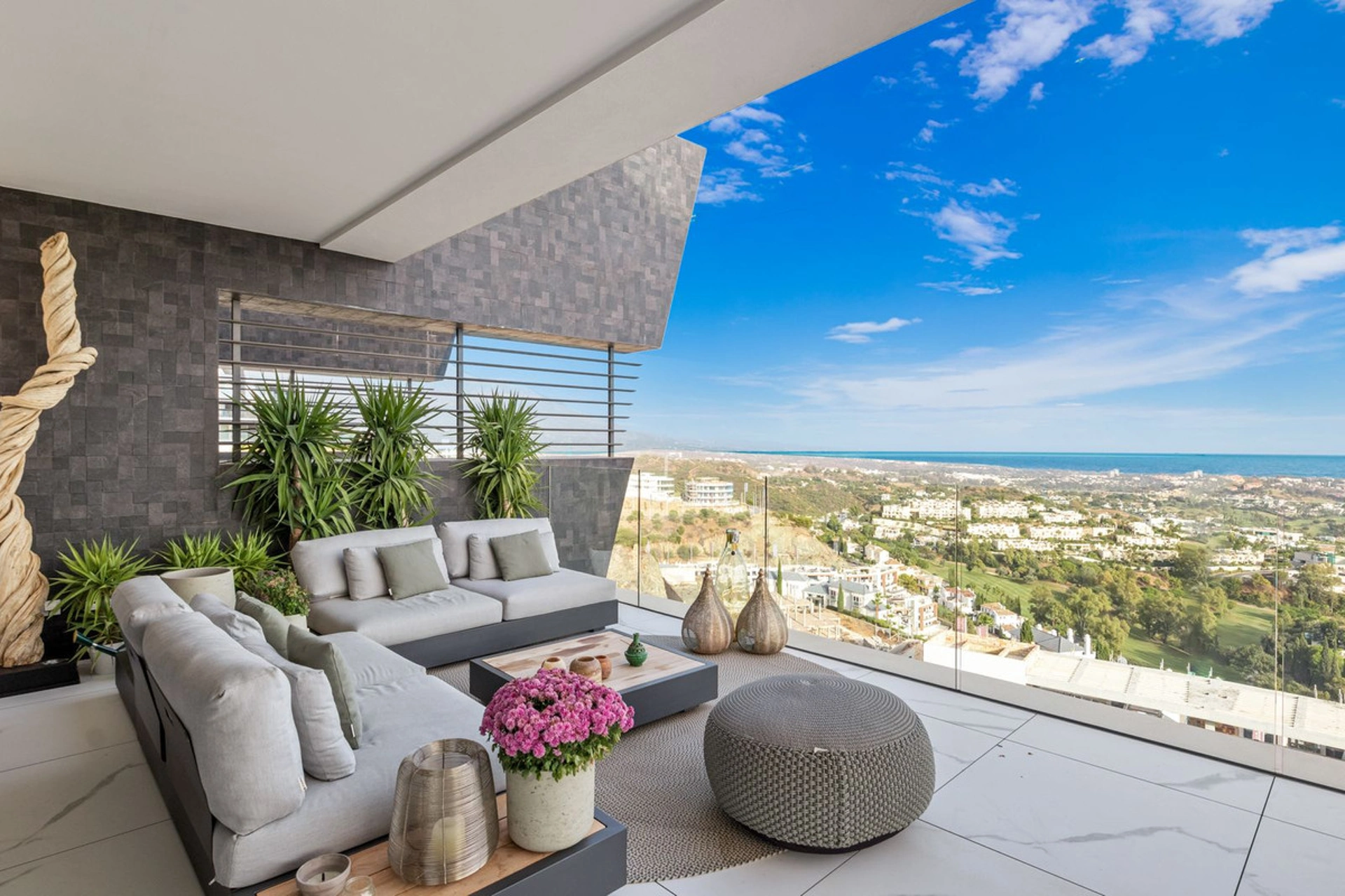 Apartment for sale in Benahavis