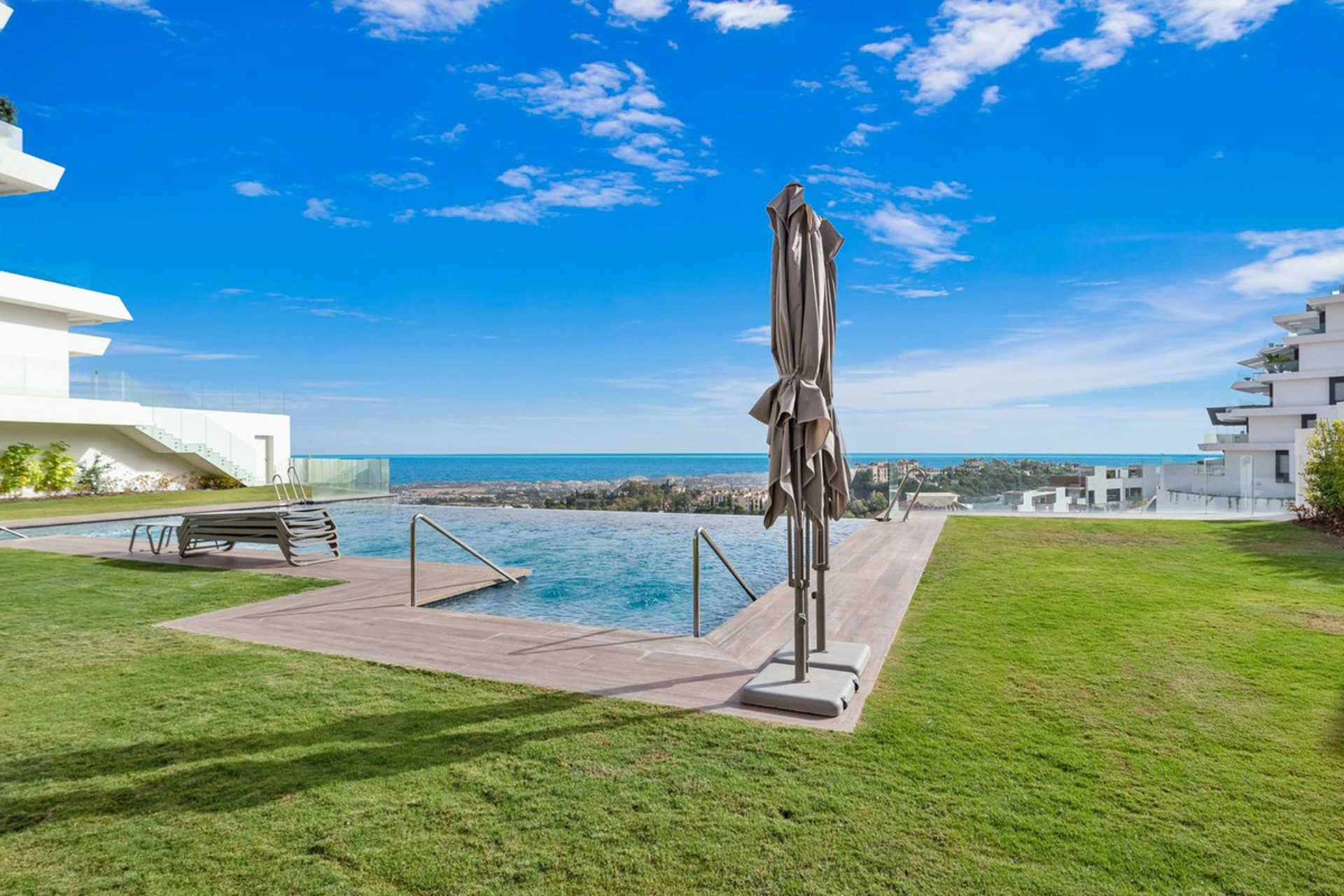 Apartment for sale in Benahavis