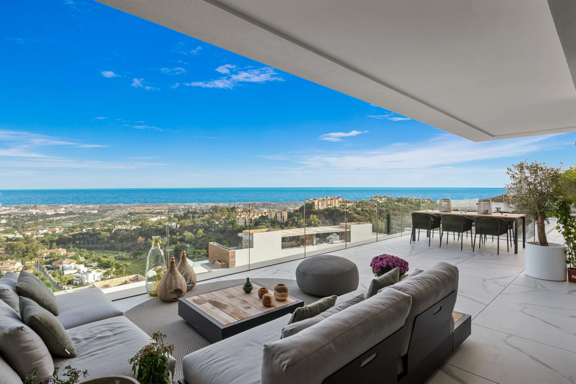 Apartment for sale in Benahavis