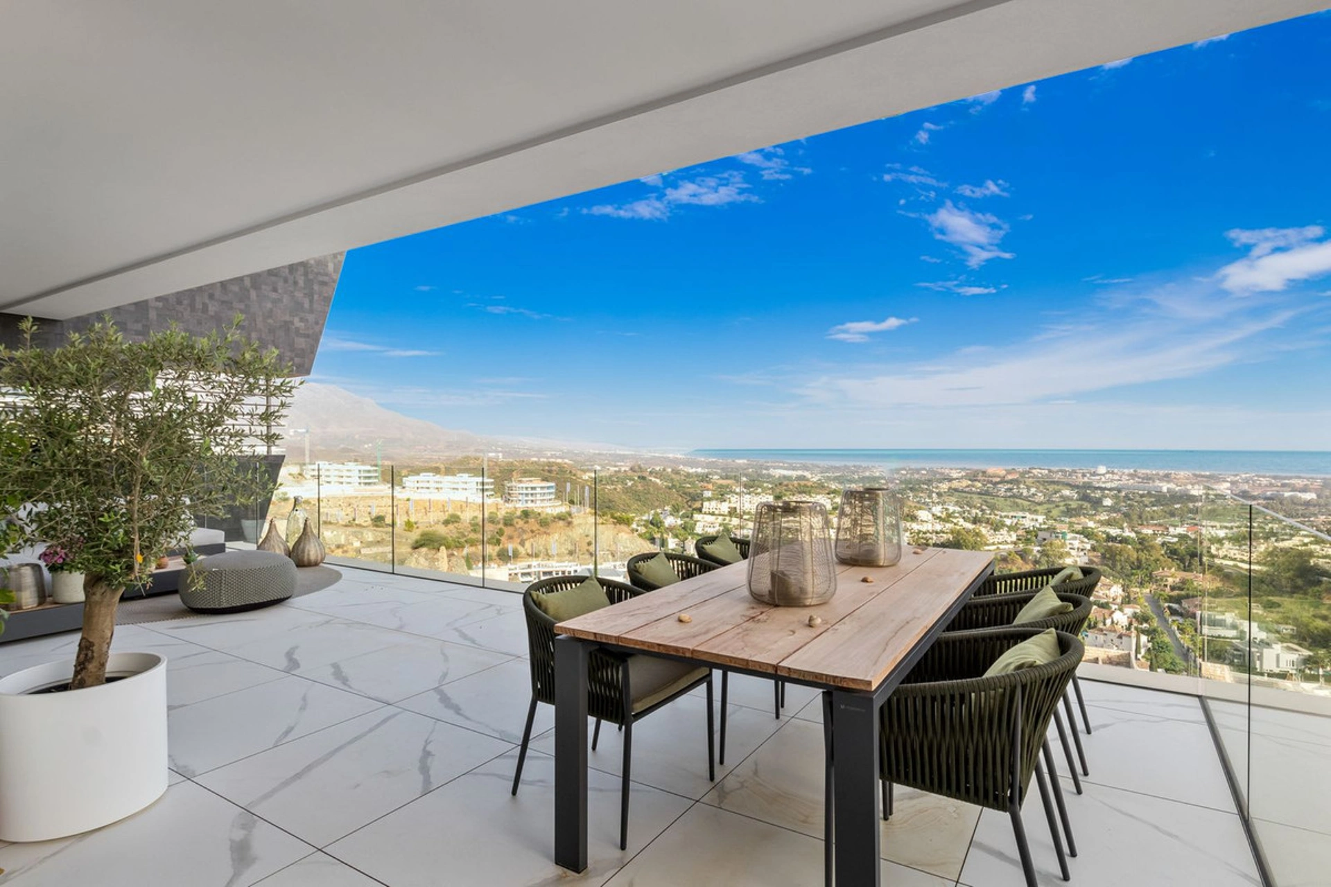 Apartment for sale in Benahavis