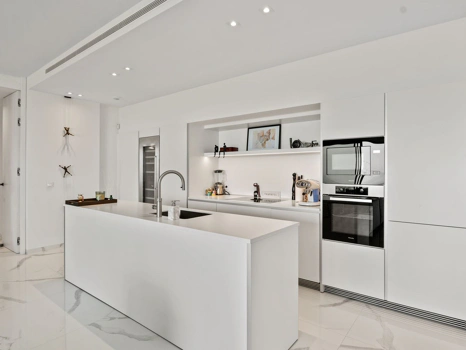 Apartment for sale in Benahavis