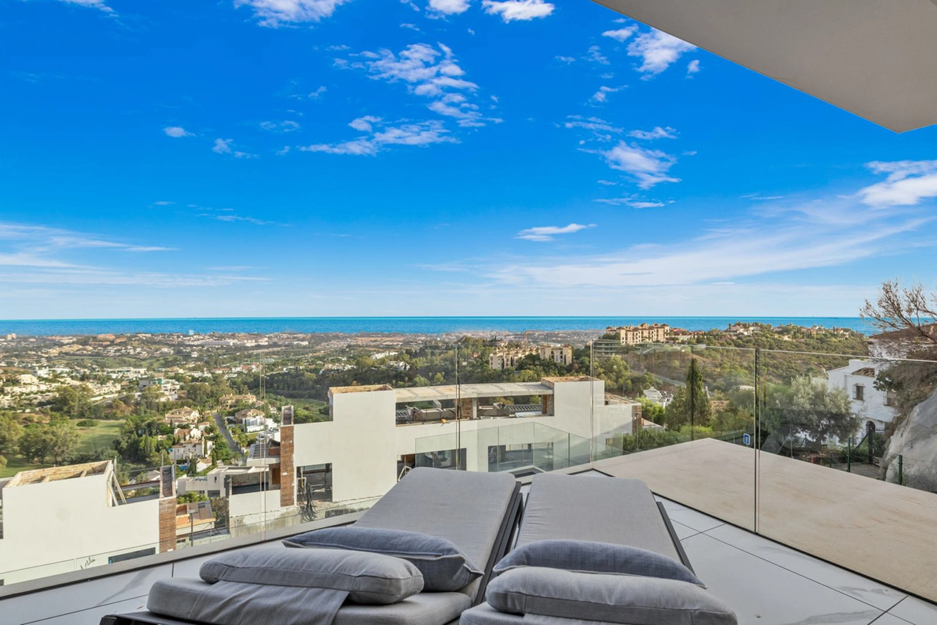 Apartment for sale in Benahavis