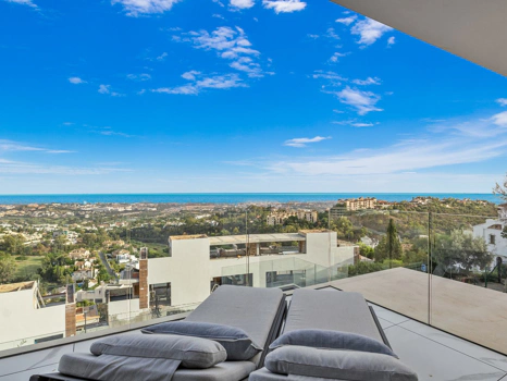 Apartment for sale in Benahavis