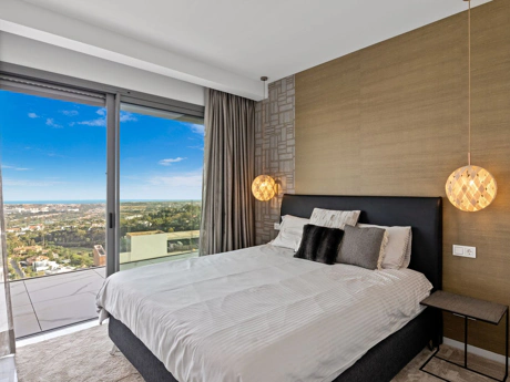 Apartment for sale in Benahavis