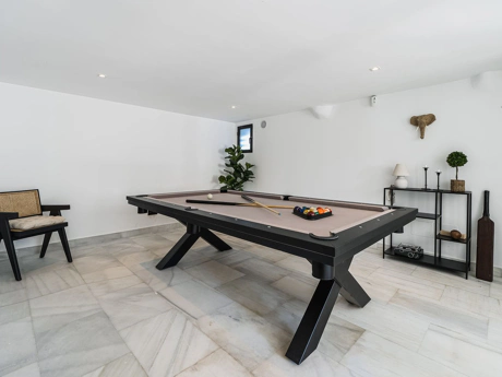 Villa for sale in Nueva Andalucia, Marbella