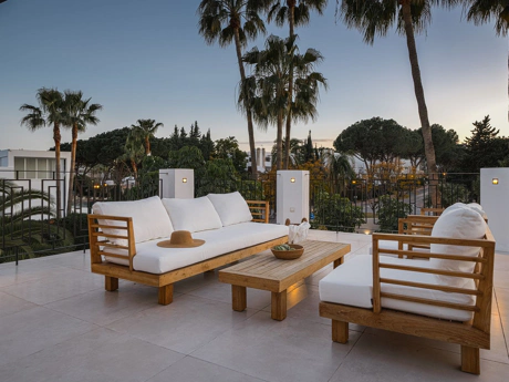 Villa for sale in Nueva Andalucia, Marbella