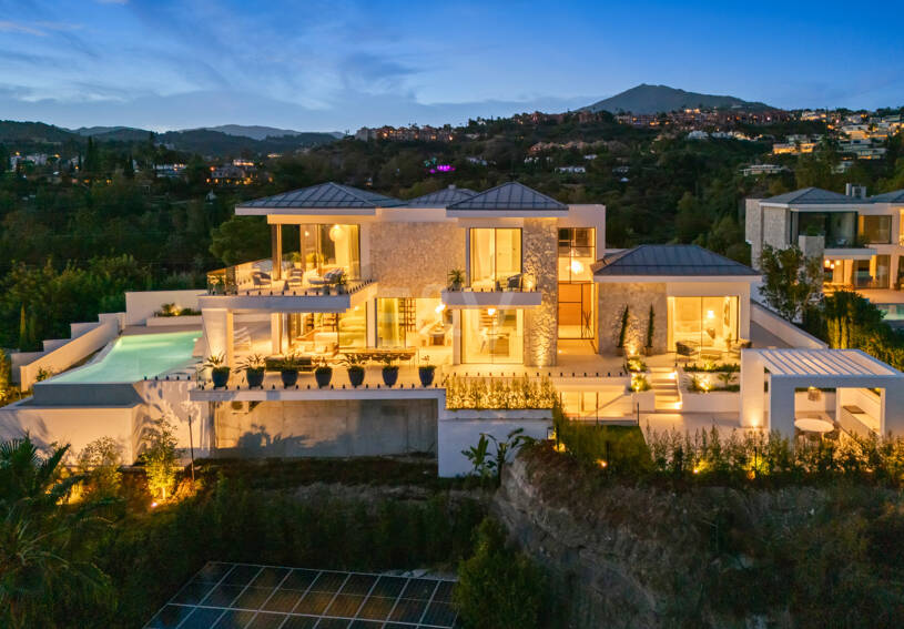 Villa contemporánea y elegante con vistas panorámicas en La Quinta