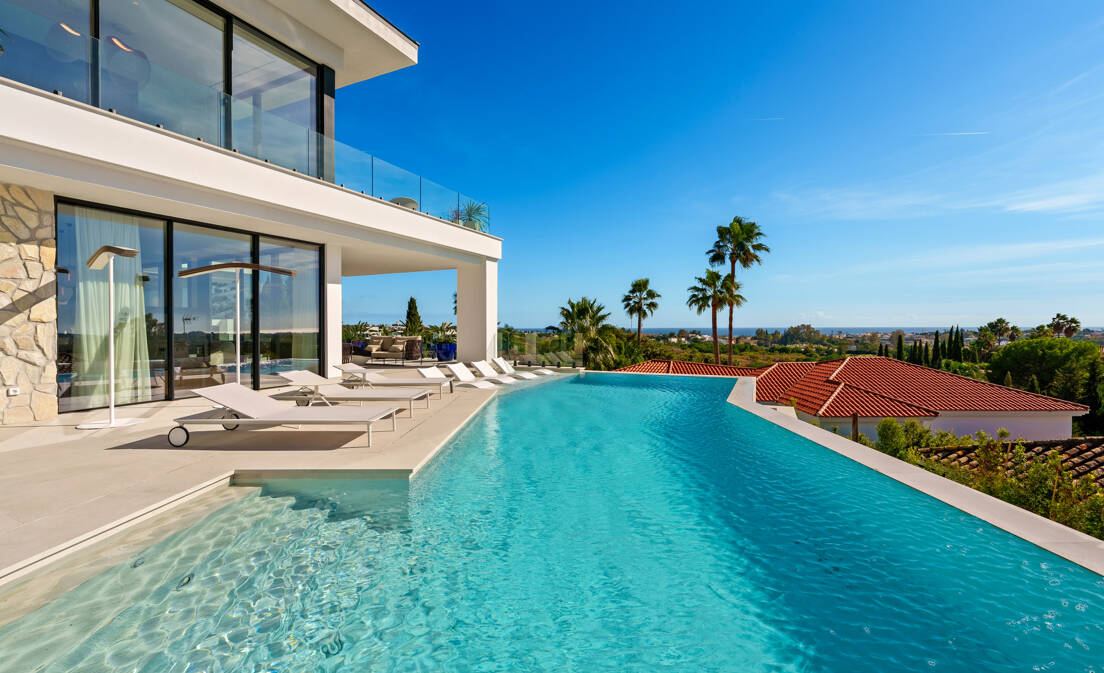 Villa à vendre en La Quinta, Benahavis avec 5 chambres, 6 salles de bains, intégré 2025 et a piscine, garage...