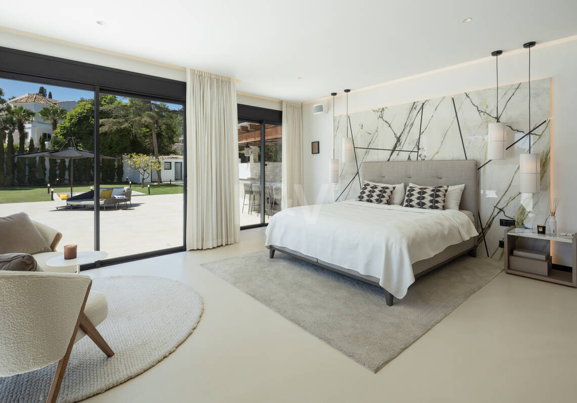 Villa contemporánea de lujo con amplios espacios exteriores cerca de la playa