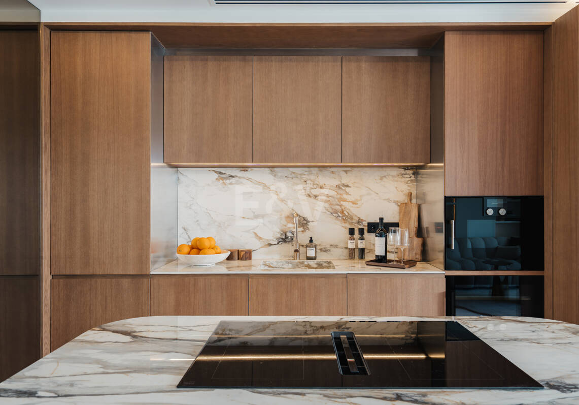 Elegante Wohnung in Las Lomas del Marbella Club mit herrlichem Berg- und Meerblick
