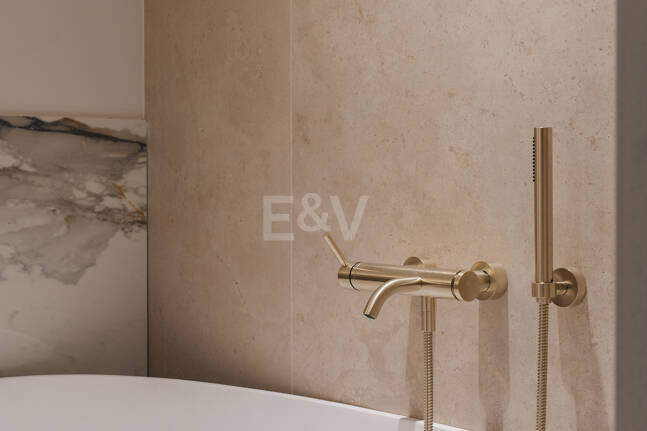 Elegante Wohnung in Las Lomas del Marbella Club mit herrlichem Berg- und Meerblick