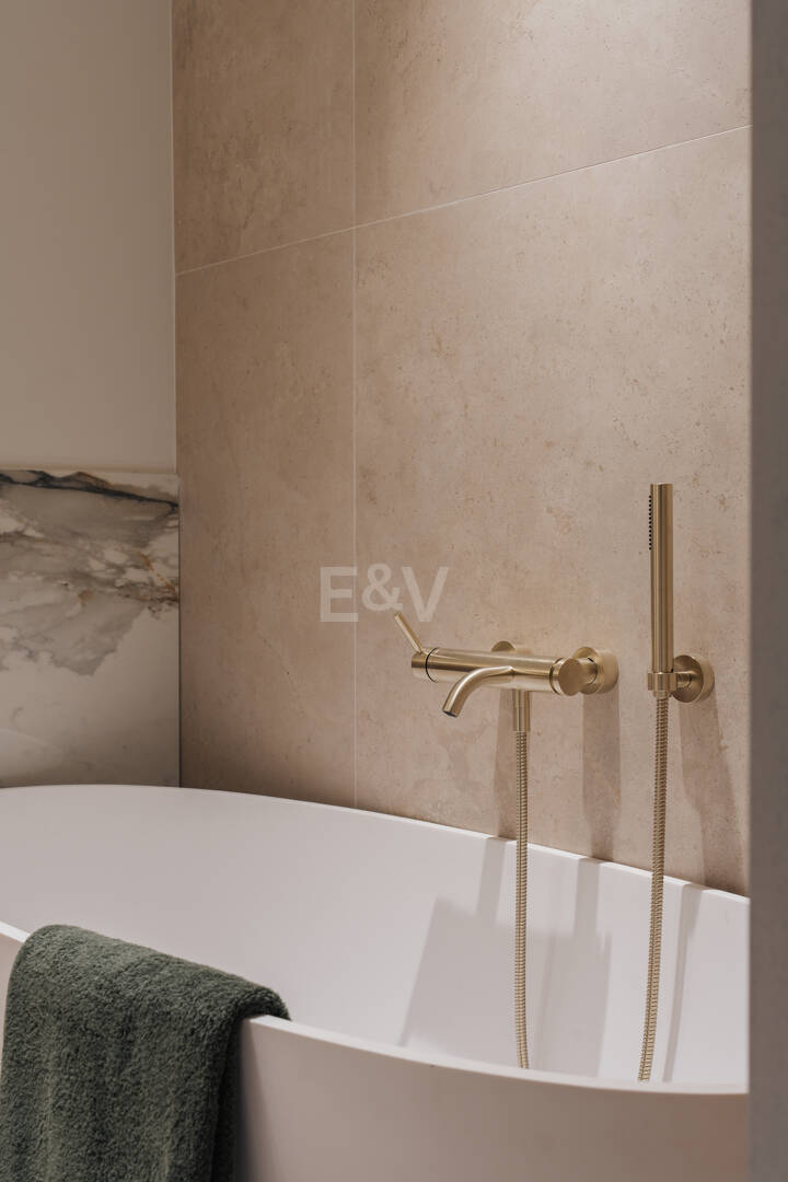 Elegante Wohnung in Las Lomas del Marbella Club mit herrlichem Berg- und Meerblick