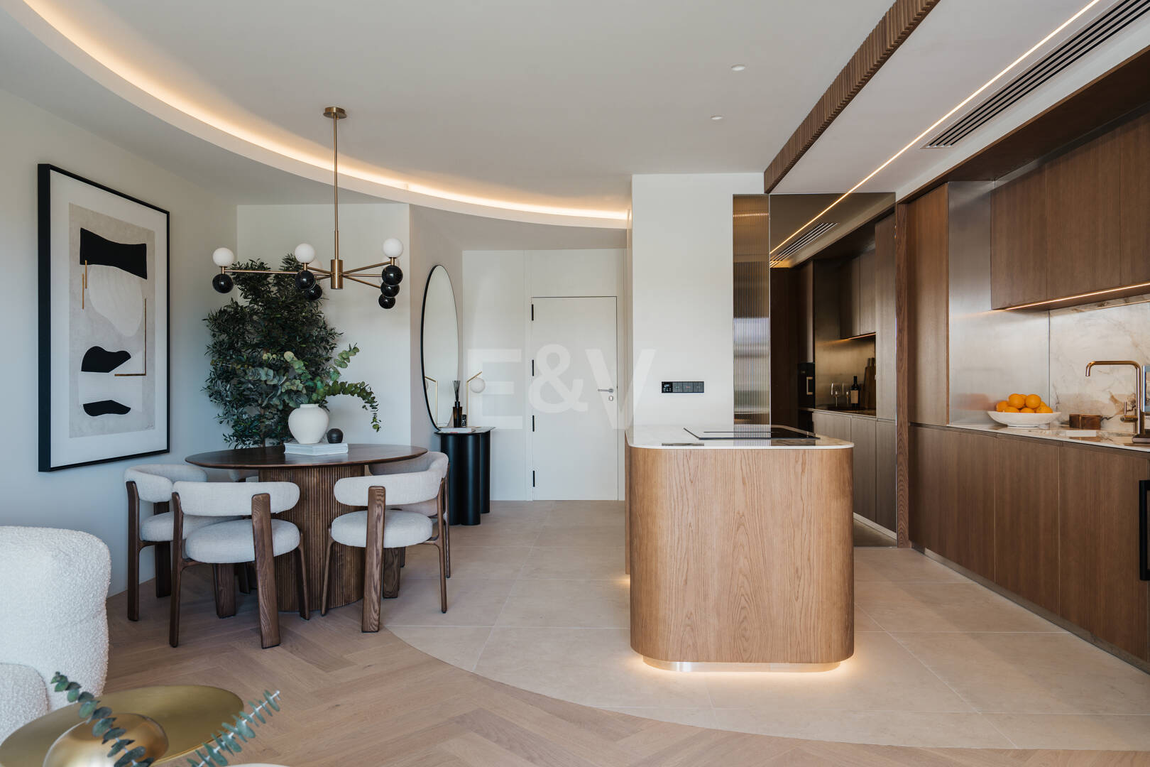 Elegante Wohnung in Las Lomas del Marbella Club mit herrlichem Berg- und Meerblick