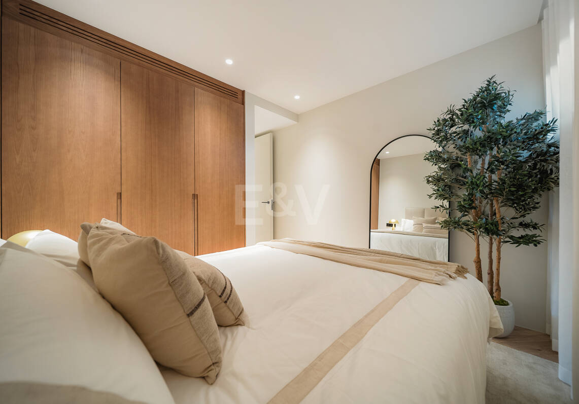 Elegante Wohnung in Las Lomas del Marbella Club mit herrlichem Berg- und Meerblick