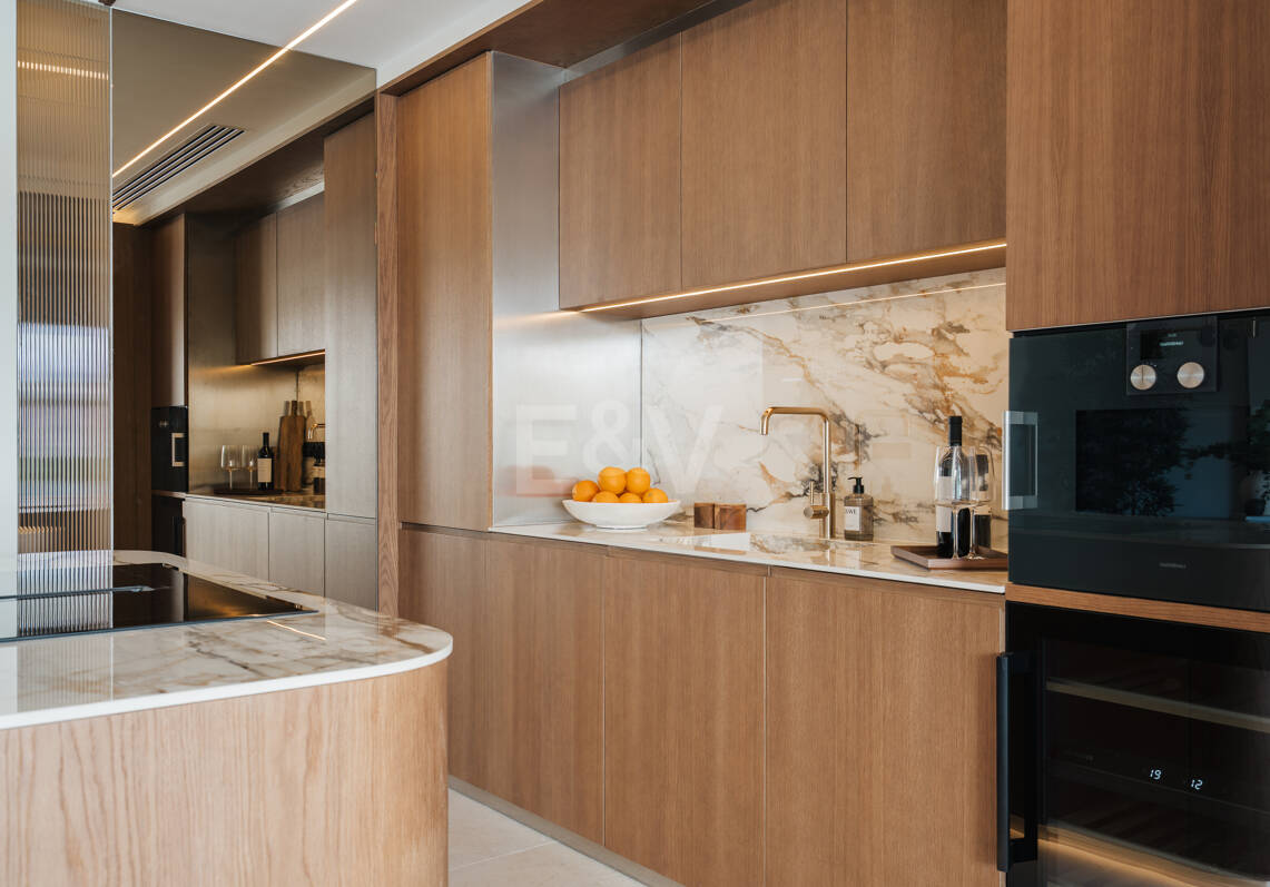 Elegante Wohnung in Las Lomas del Marbella Club mit herrlichem Berg- und Meerblick
