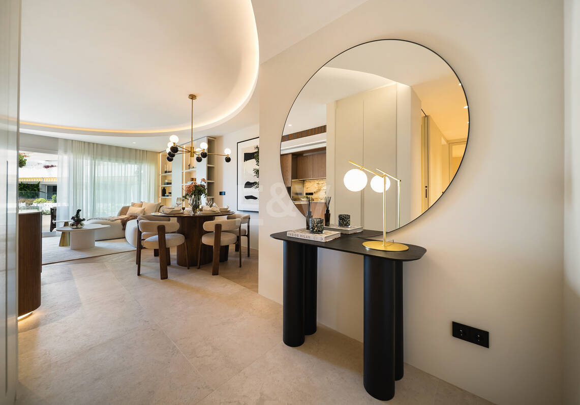 Elegante Wohnung in Las Lomas del Marbella Club mit herrlichem Berg- und Meerblick