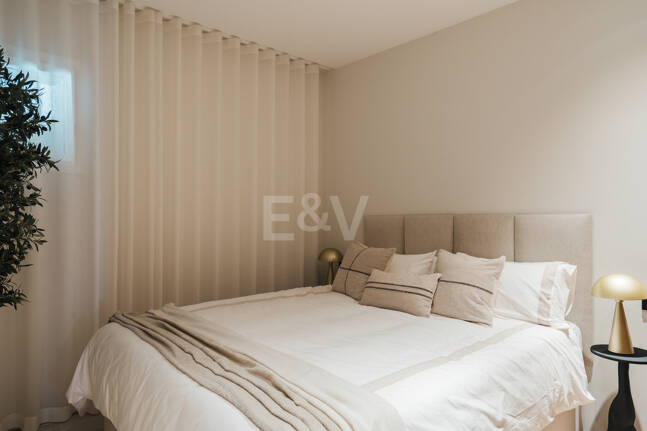 Elegante Wohnung in Las Lomas del Marbella Club mit herrlichem Berg- und Meerblick