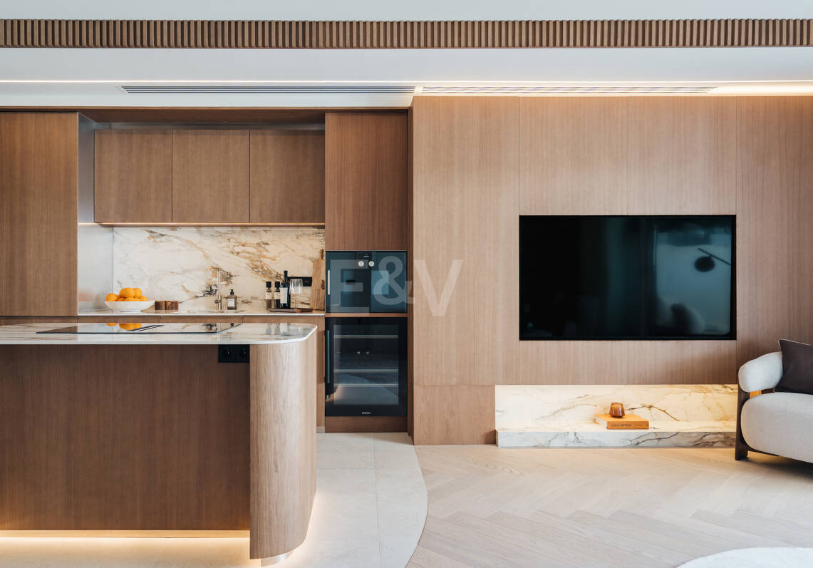 Elegante Wohnung in Las Lomas del Marbella Club mit herrlichem Berg- und Meerblick