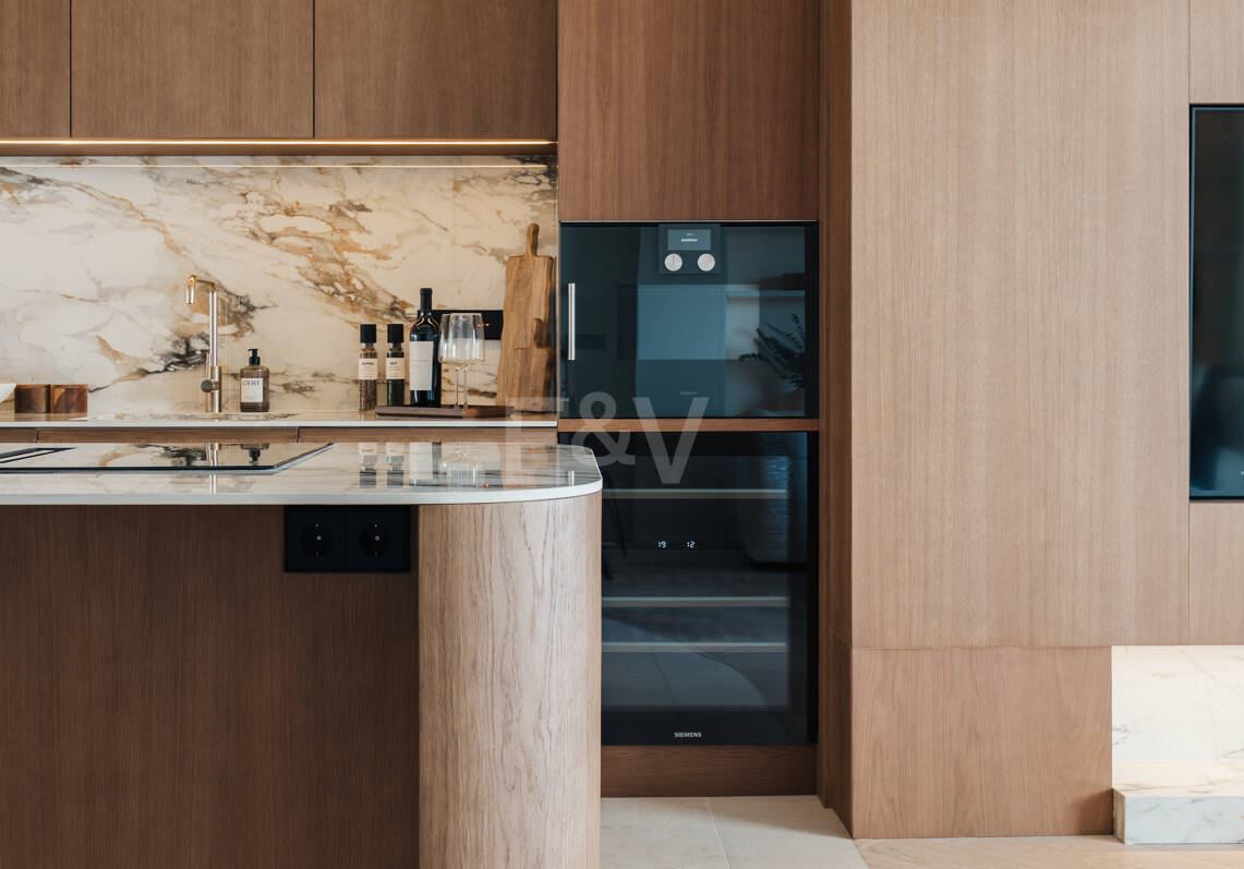 Elegante Wohnung in Las Lomas del Marbella Club mit herrlichem Berg- und Meerblick
