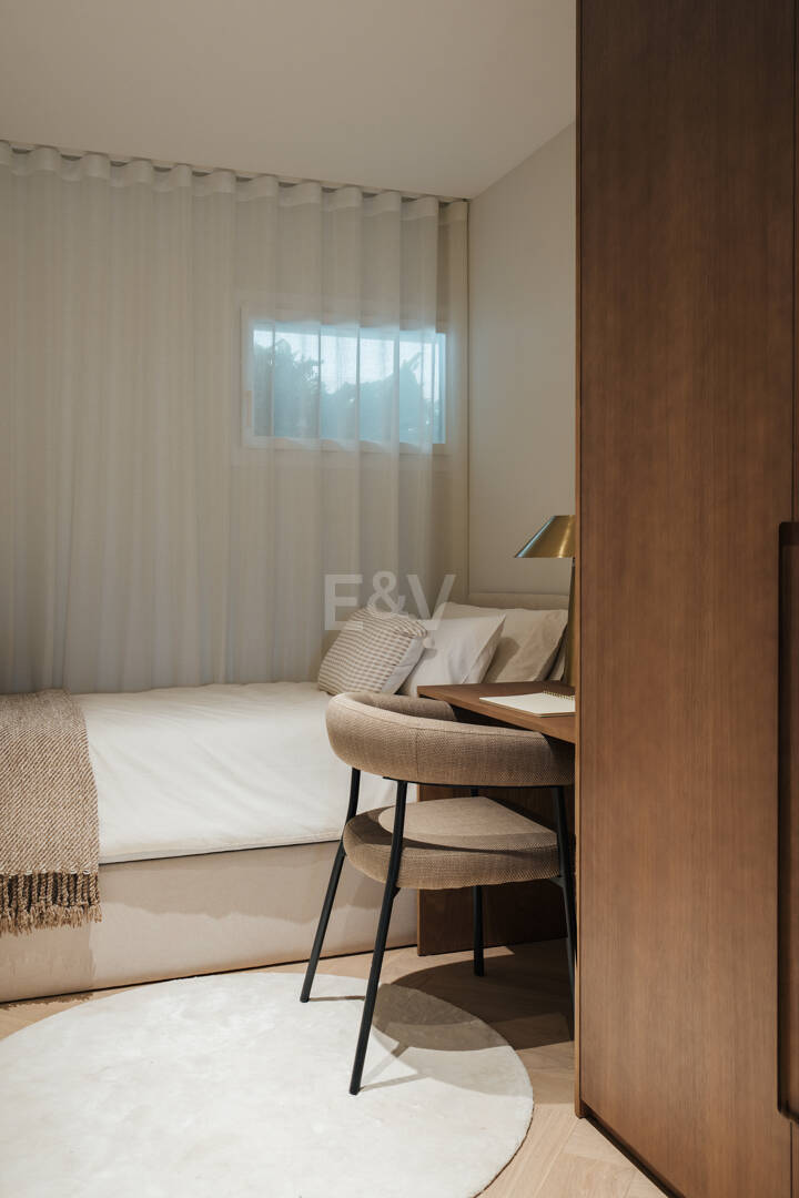 Elegante Wohnung in Las Lomas del Marbella Club mit herrlichem Berg- und Meerblick