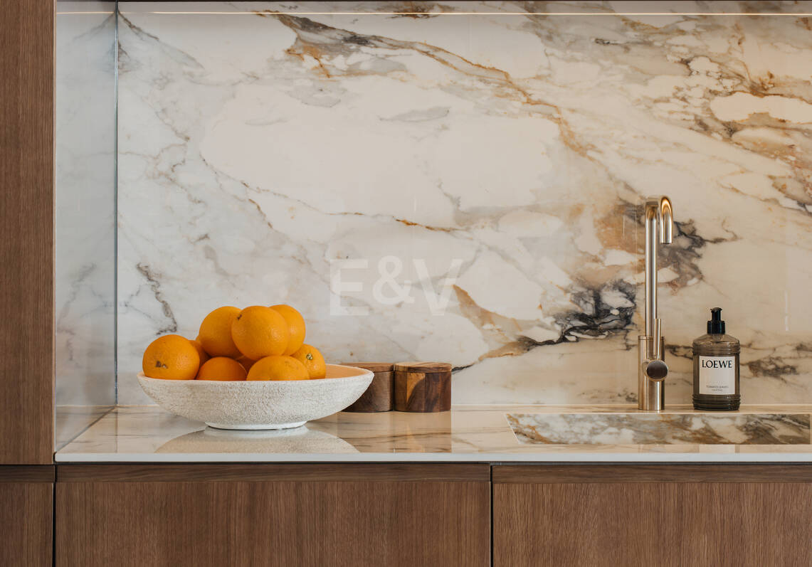 Elegante Wohnung in Las Lomas del Marbella Club mit herrlichem Berg- und Meerblick