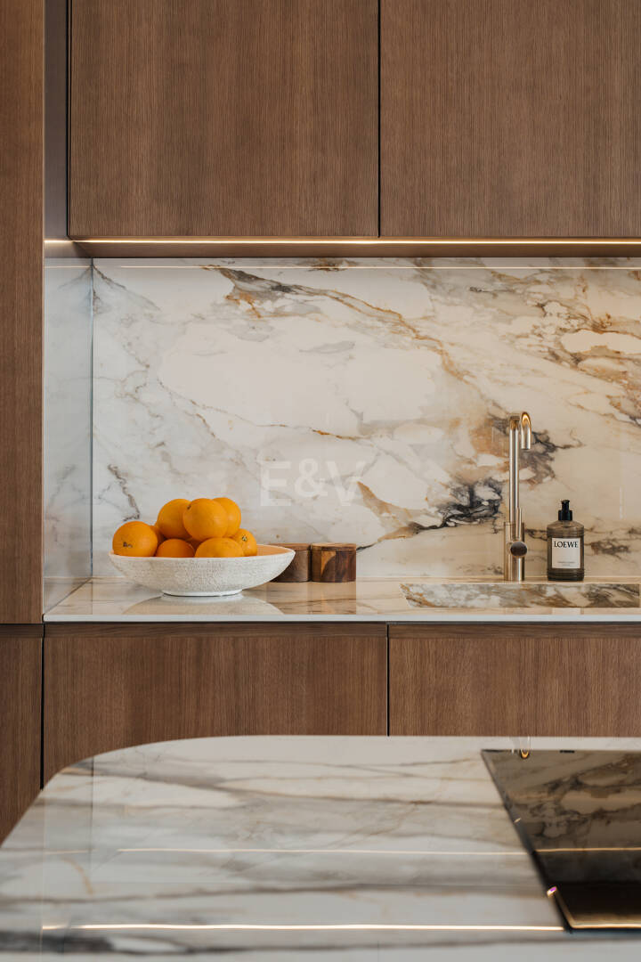Elegante Wohnung in Las Lomas del Marbella Club mit herrlichem Berg- und Meerblick