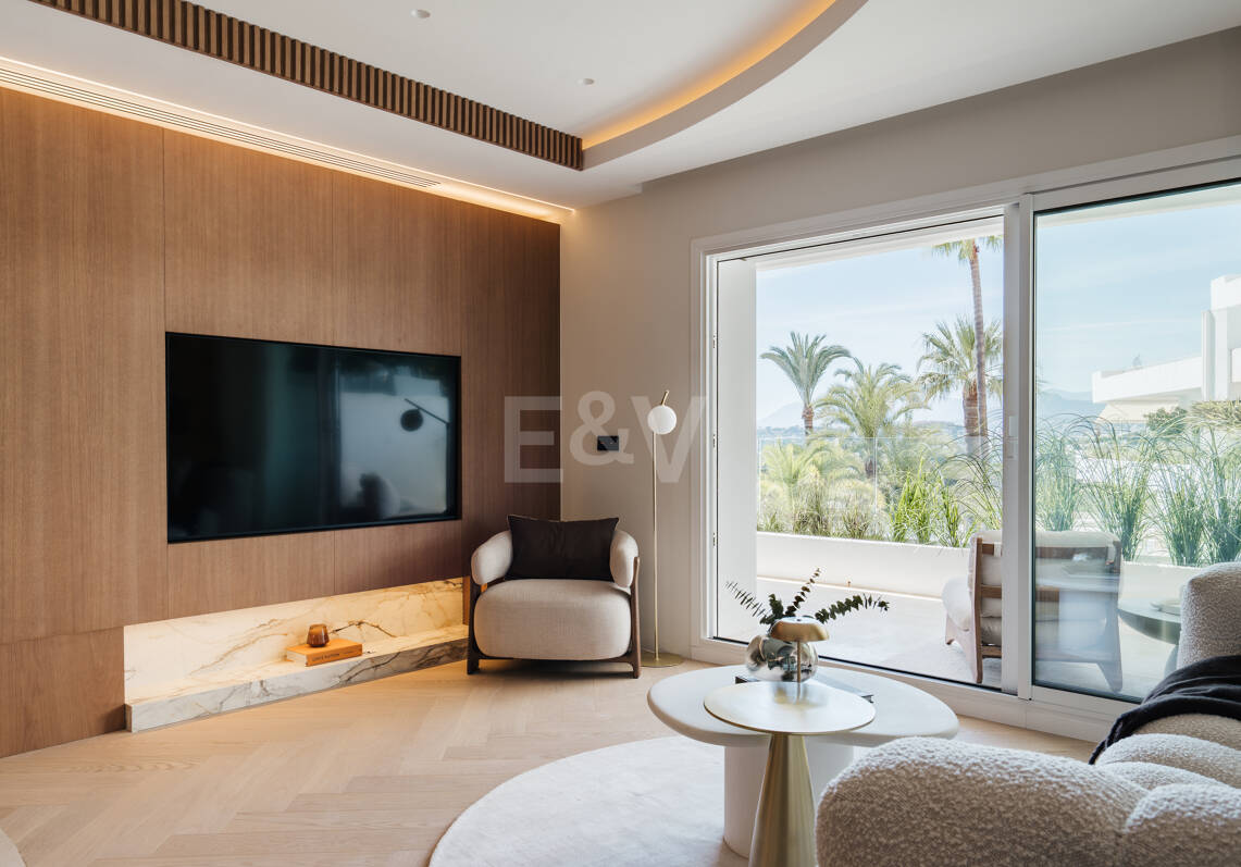 Elegante Wohnung in Las Lomas del Marbella Club mit herrlichem Berg- und Meerblick