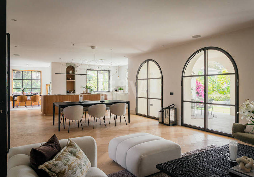 Modern Luxury Villa with Timeless Andalusian Elegance in San Pedro Playa