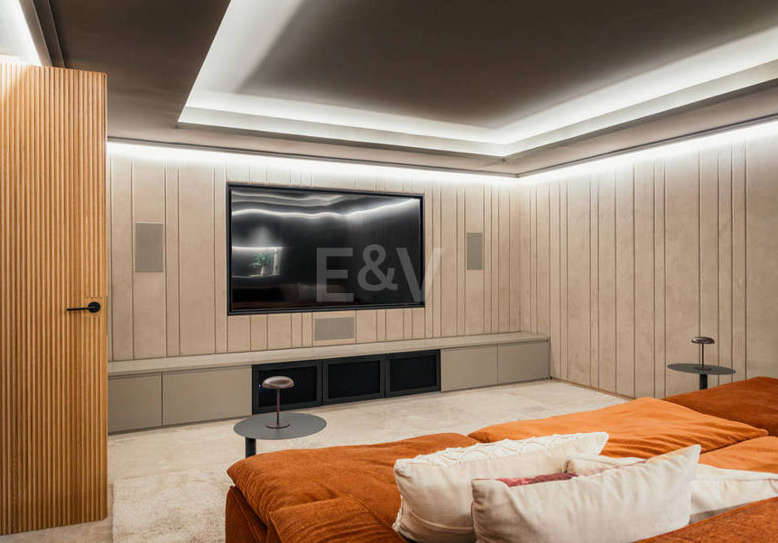 Modern Luxury Villa with Timeless Andalusian Elegance in San Pedro Playa