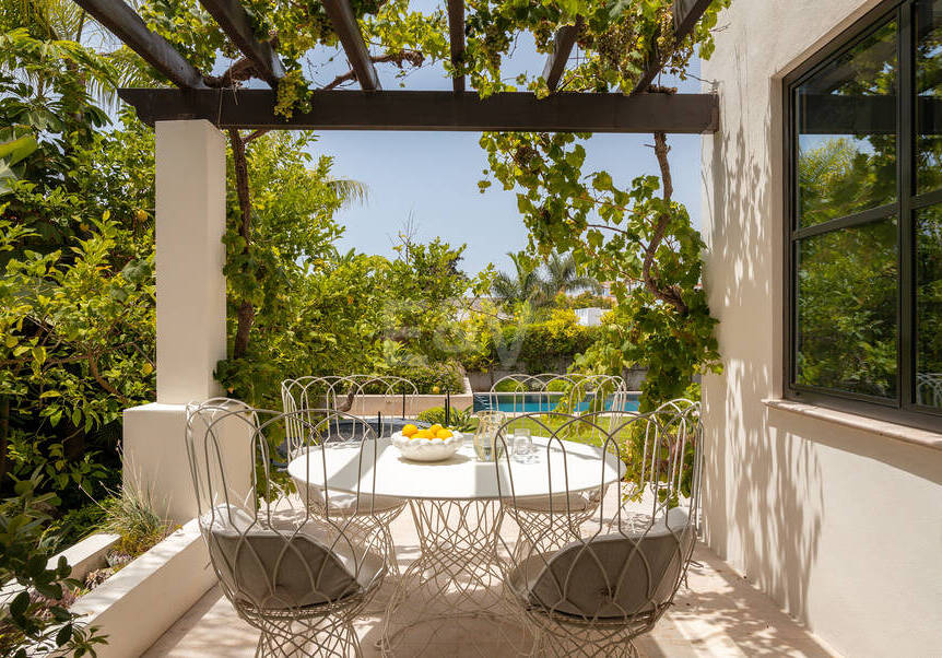 Modern Luxury Villa with Timeless Andalusian Elegance in San Pedro Playa