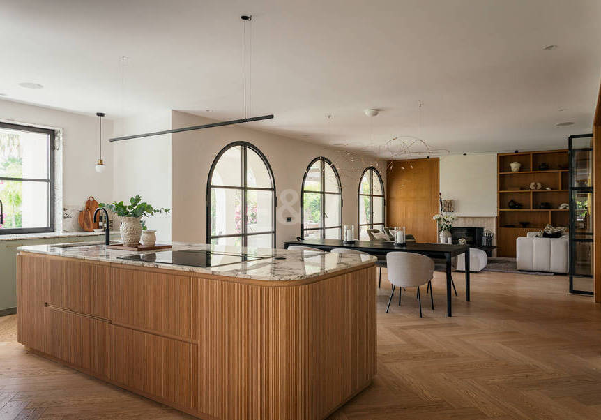 Modern Luxury Villa with Timeless Andalusian Elegance in San Pedro Playa